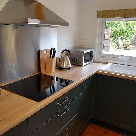The Old Potting Shed With Hot Tub. Colan, Newquay. Apartment Newquay  Exterior photo