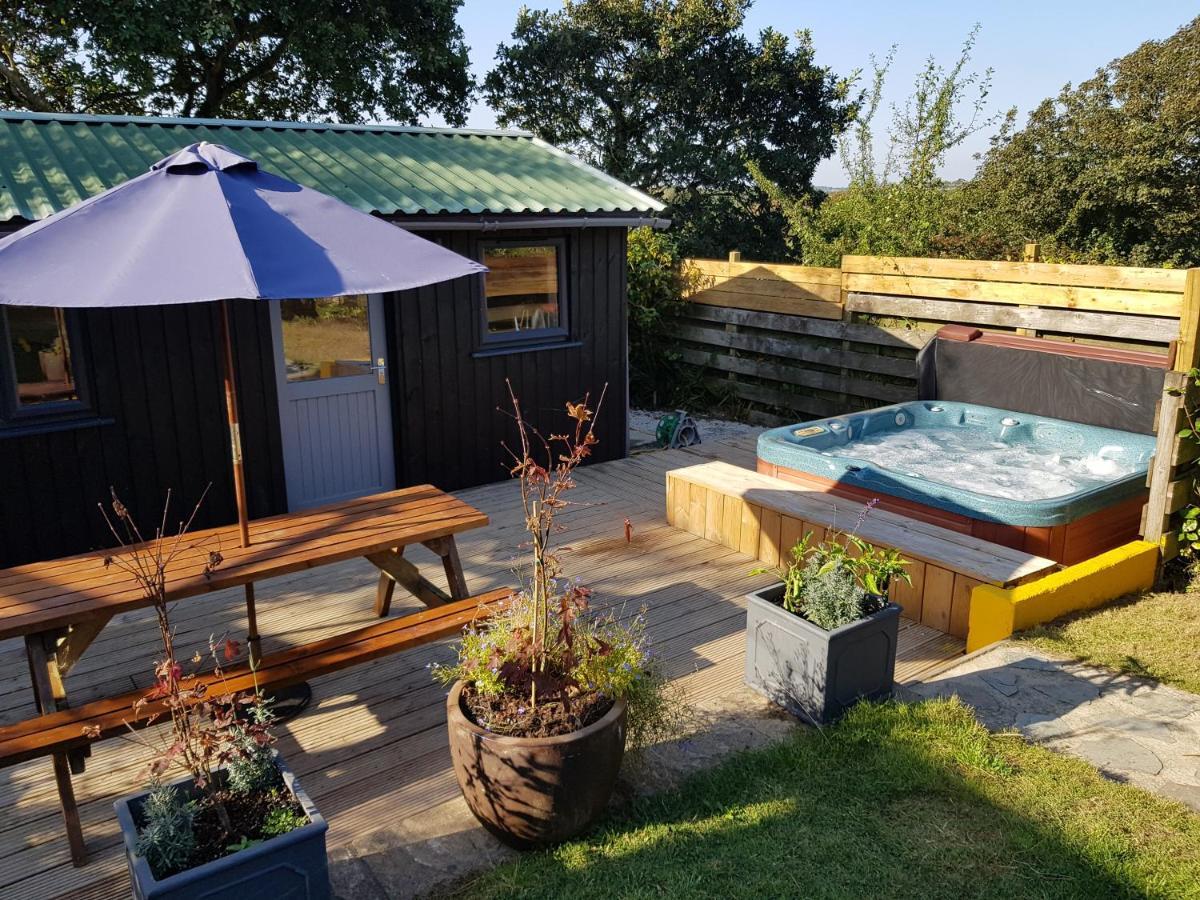 The Old Potting Shed With Hot Tub. Colan, Newquay. Apartment Newquay  Exterior photo