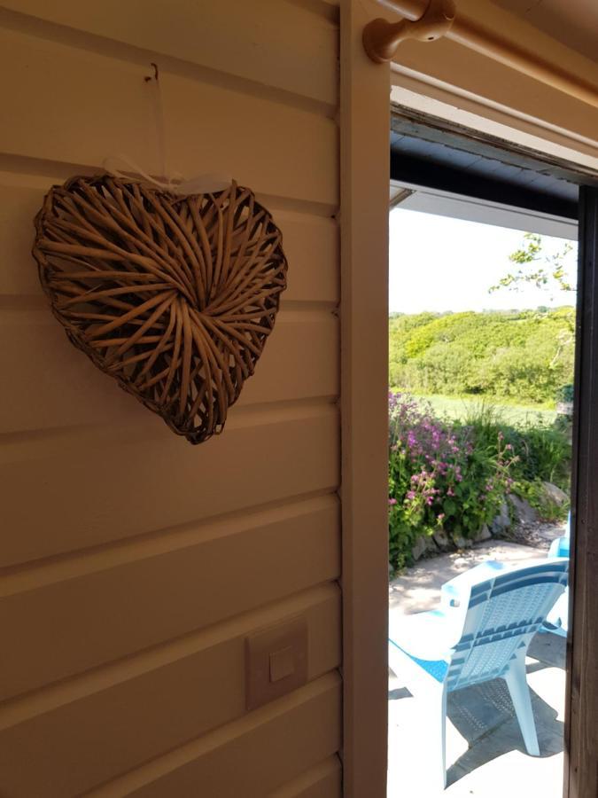 The Old Potting Shed With Hot Tub. Colan, Newquay. Apartment Newquay  Exterior photo